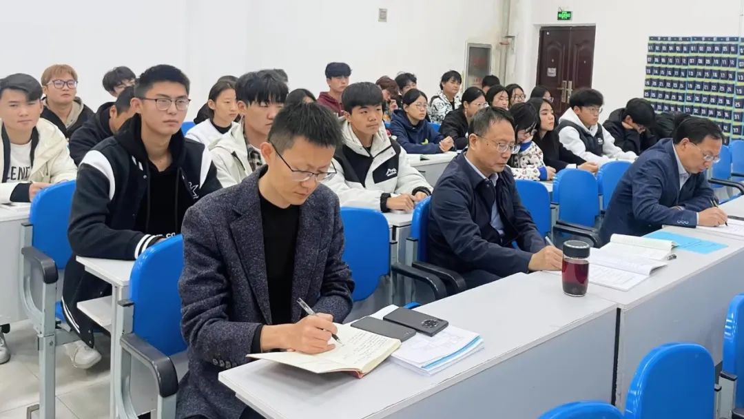 全省高校思政课“大听课 大调研”第十三组专家莅临304永利集团开展工作