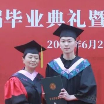 李竟玉：“纨绔少年”从专科生“逆袭”成研究生！